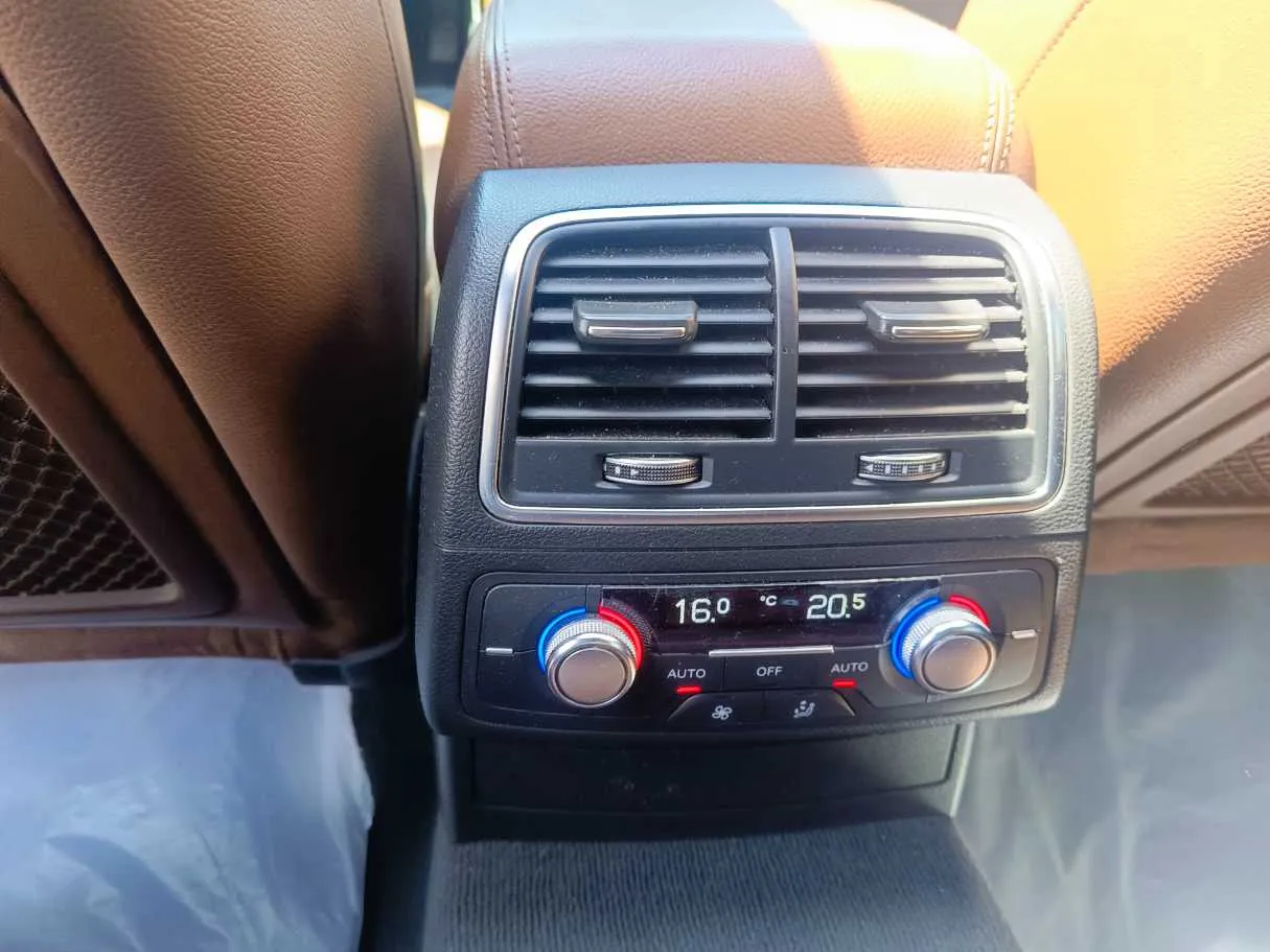 Car image 33