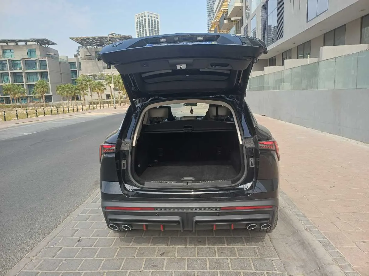 Car image 24