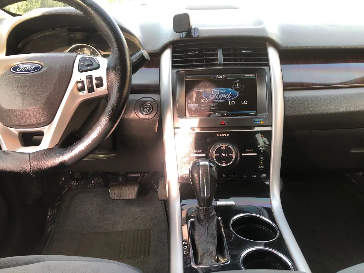 Car image 16