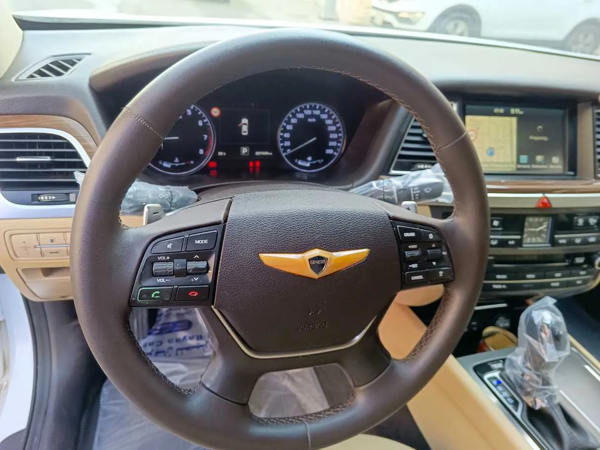 Car image 27