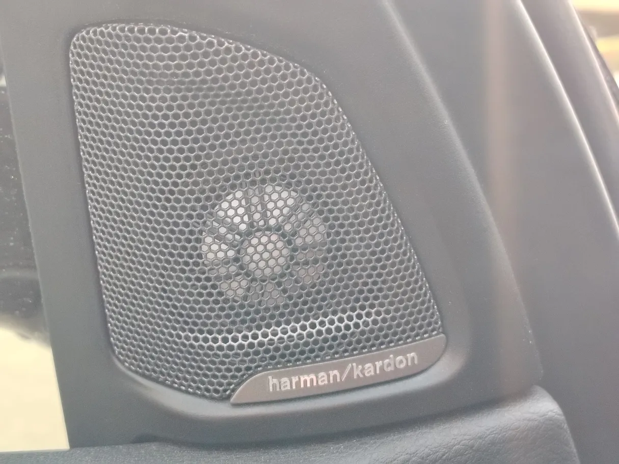 Car image 33