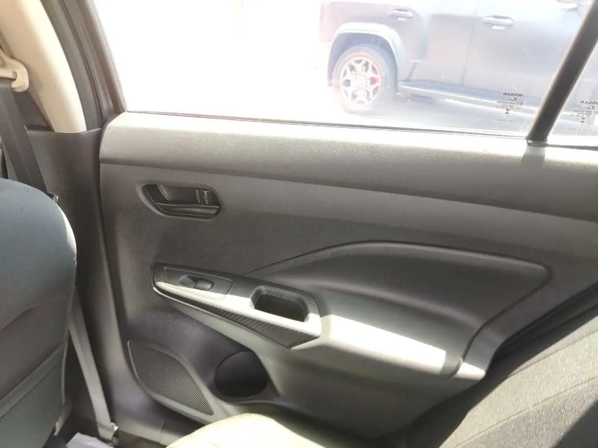 Car image 33