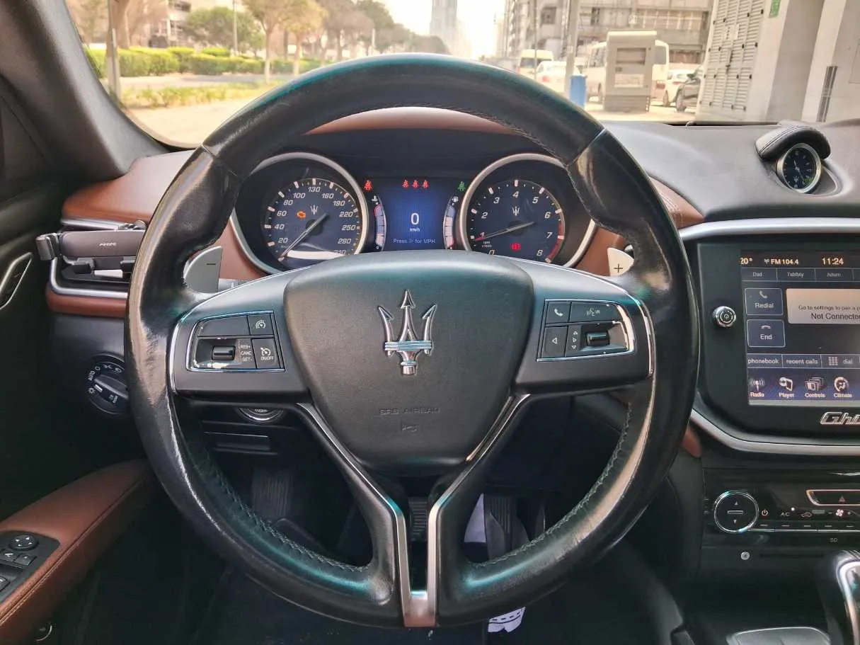 Car image 18