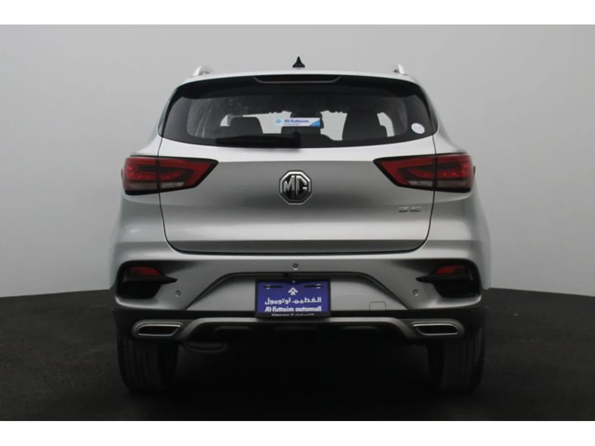 Car image 12