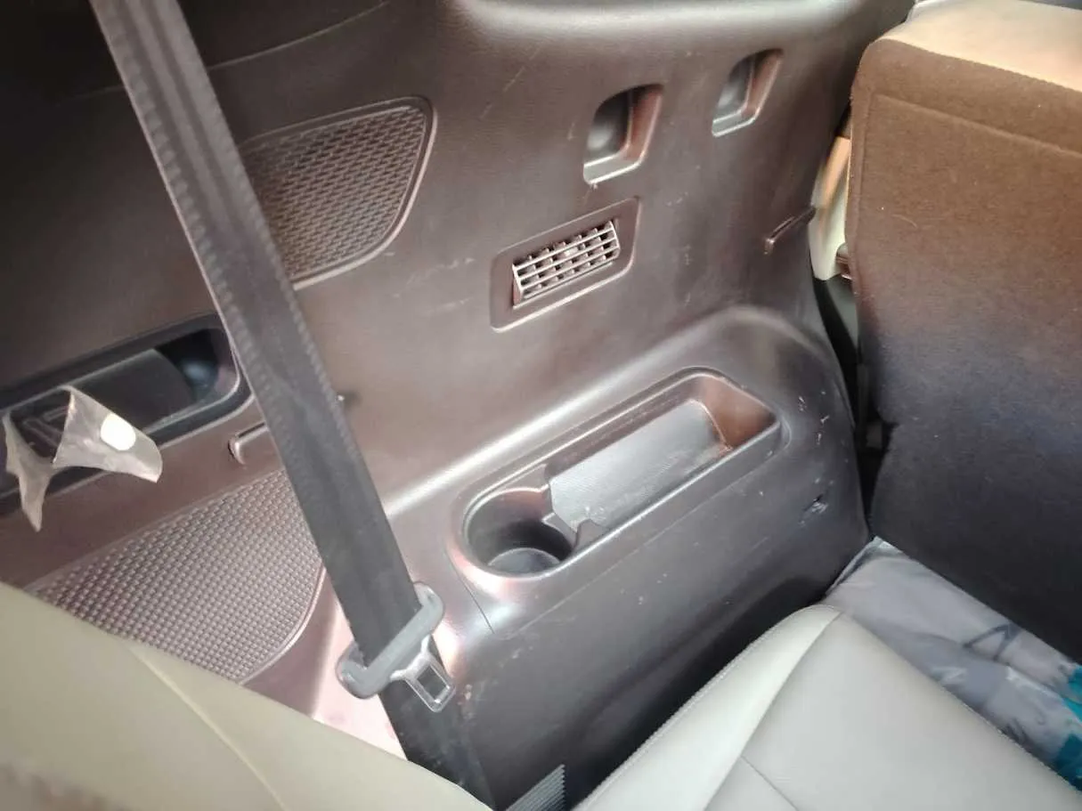 Car image 35