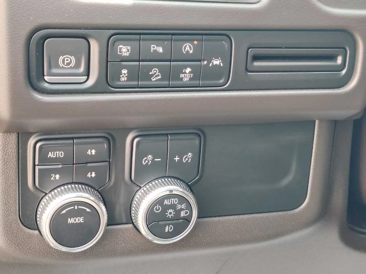 Car image 27