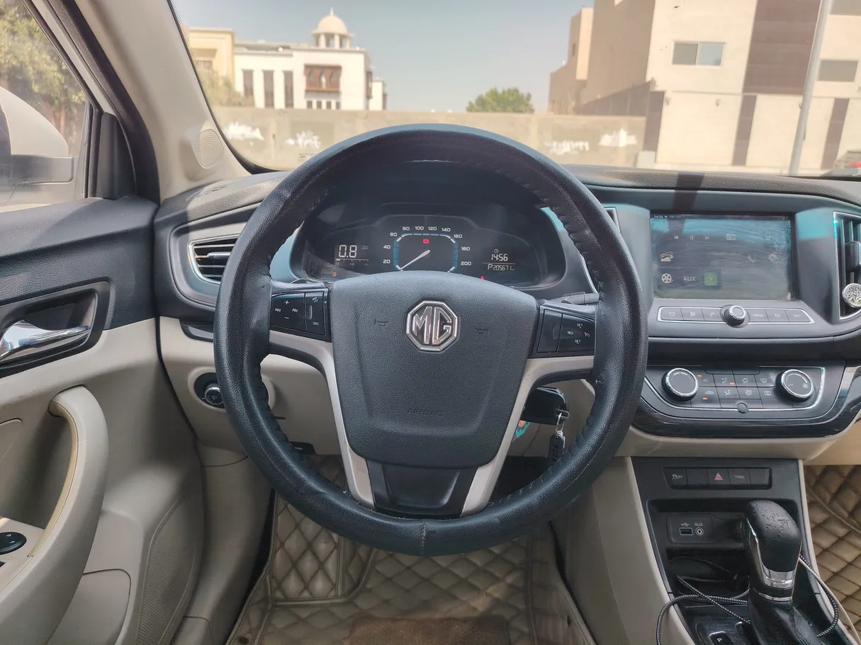 Car image 20