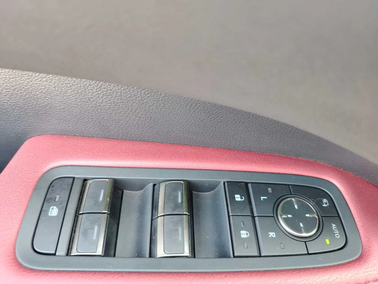 Car image 39