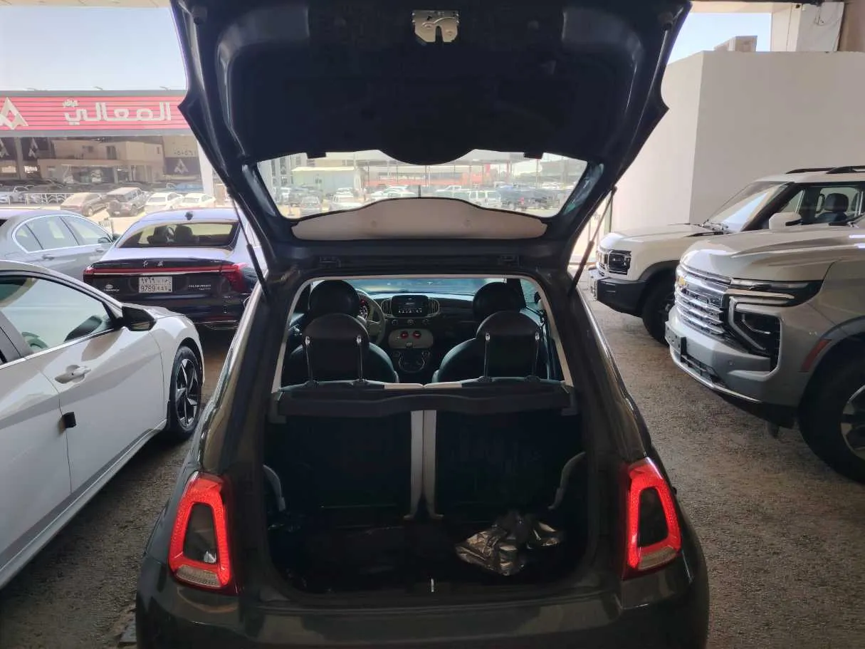 Car image 23