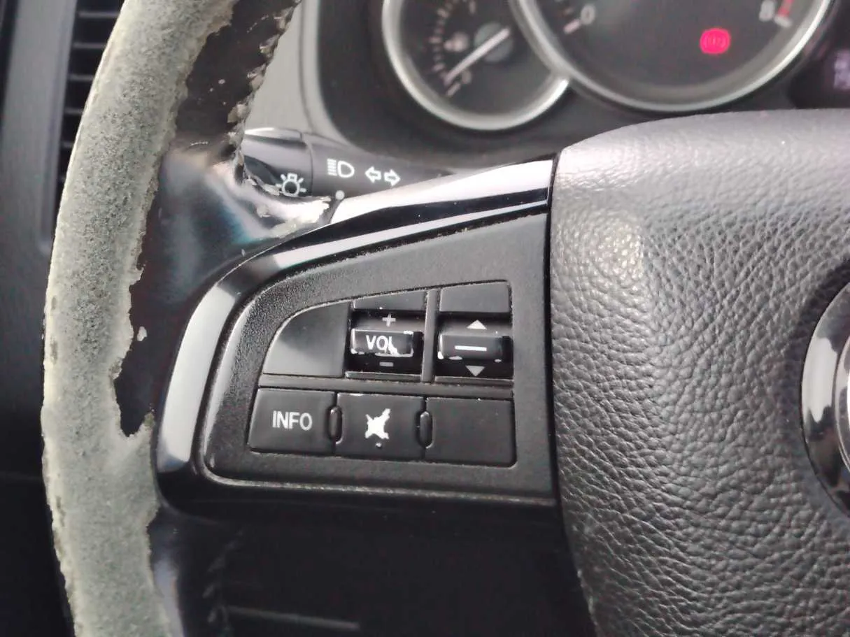 Car image 25