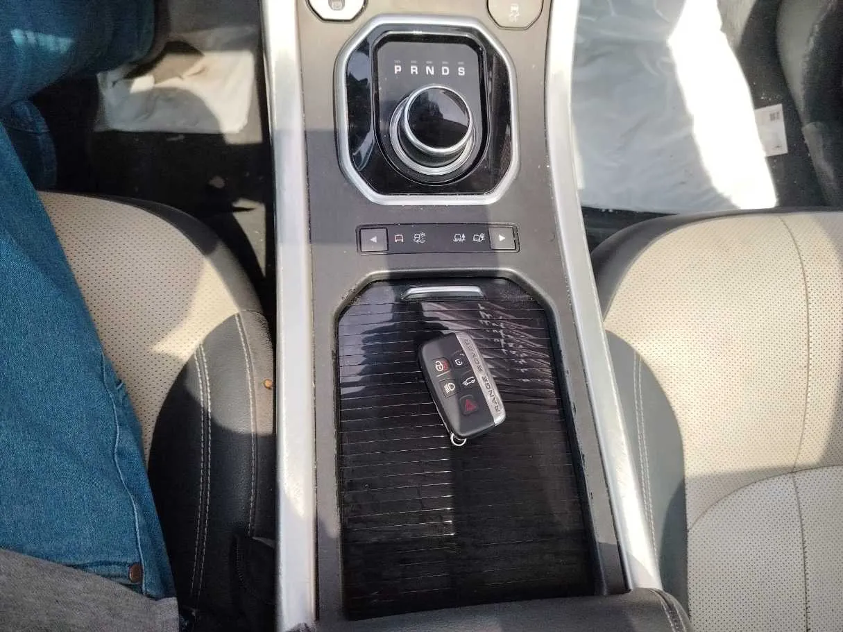 Car image 24