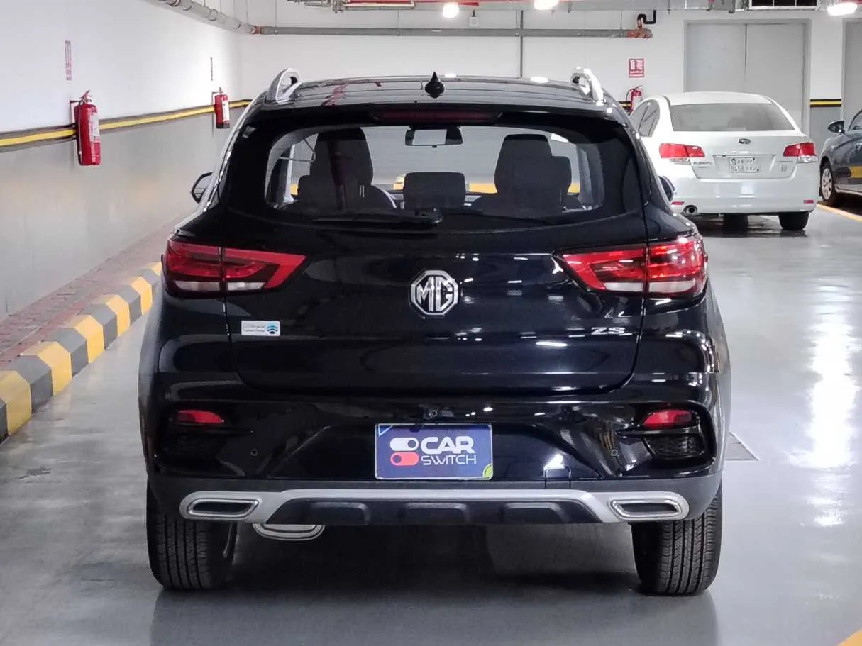 Car image 6