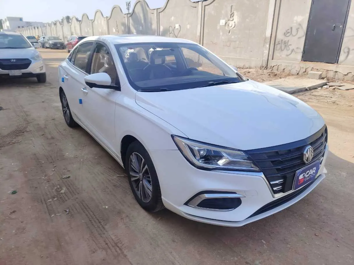 Car image 3