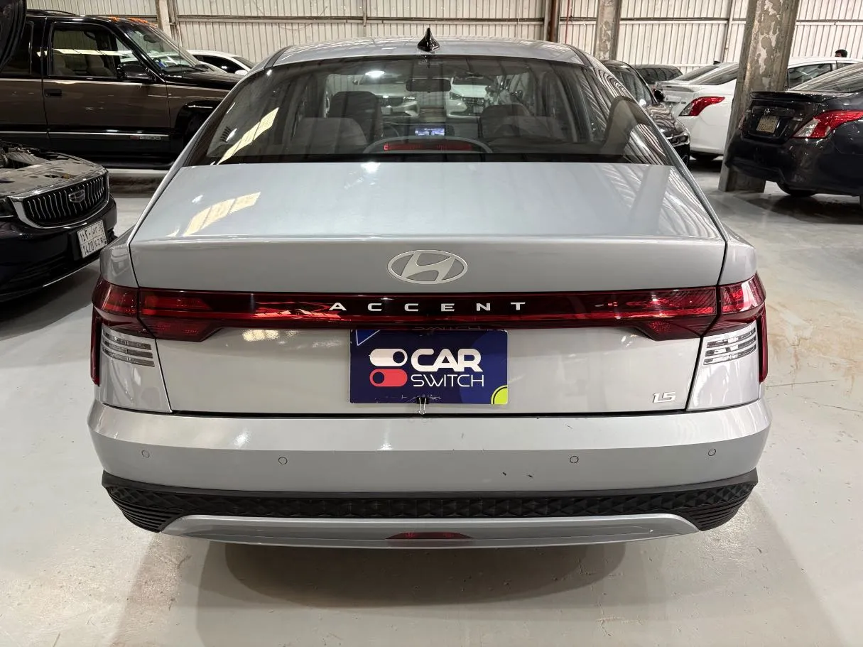 Car image 6