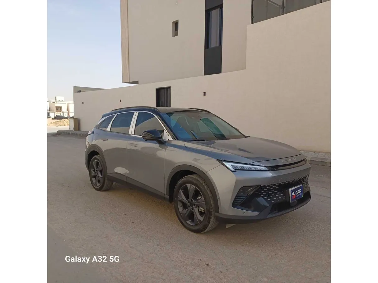 Car image 3