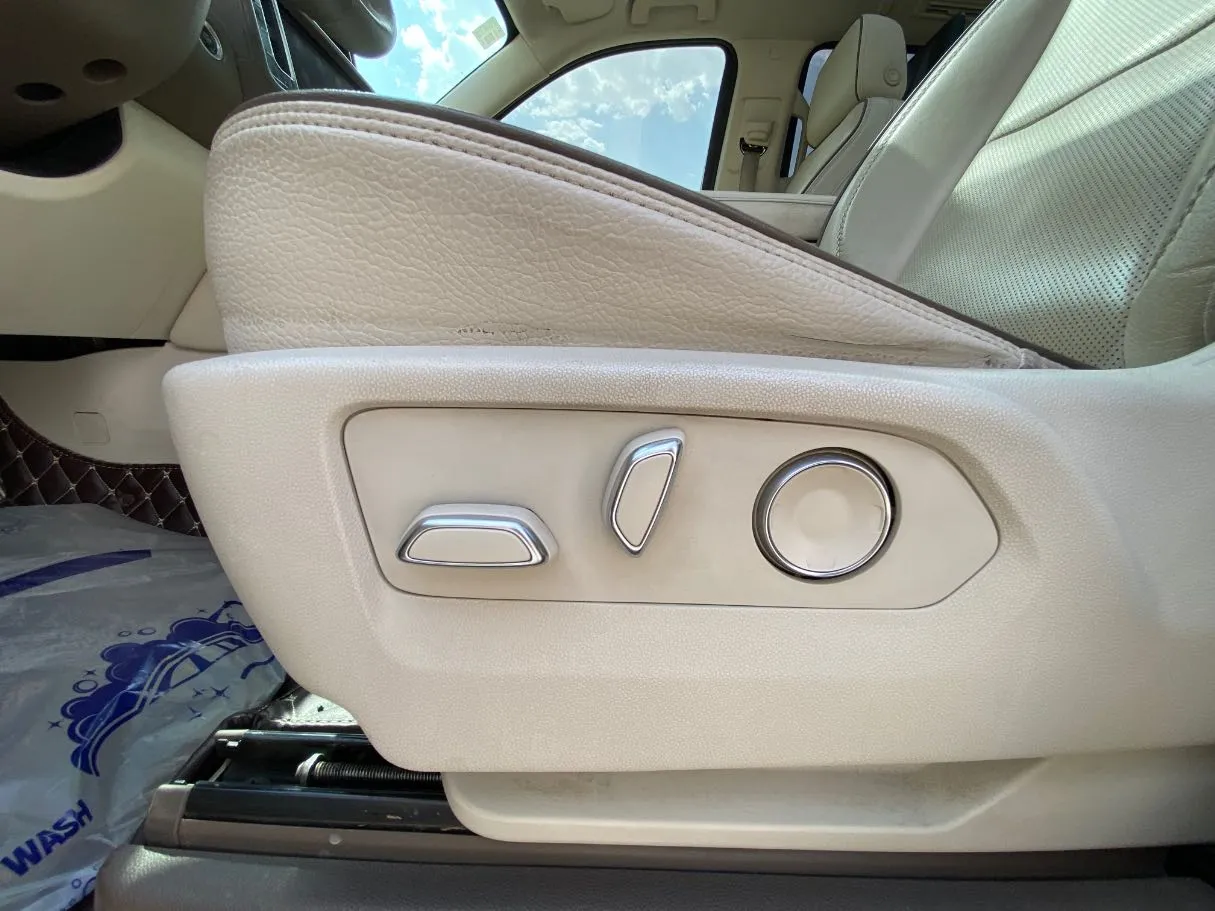 Car image 31