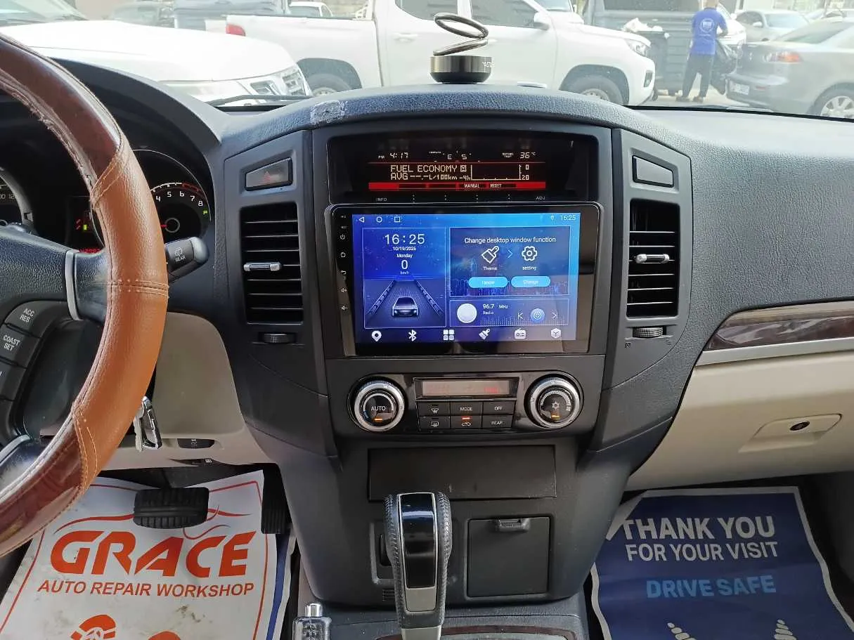Car image 17