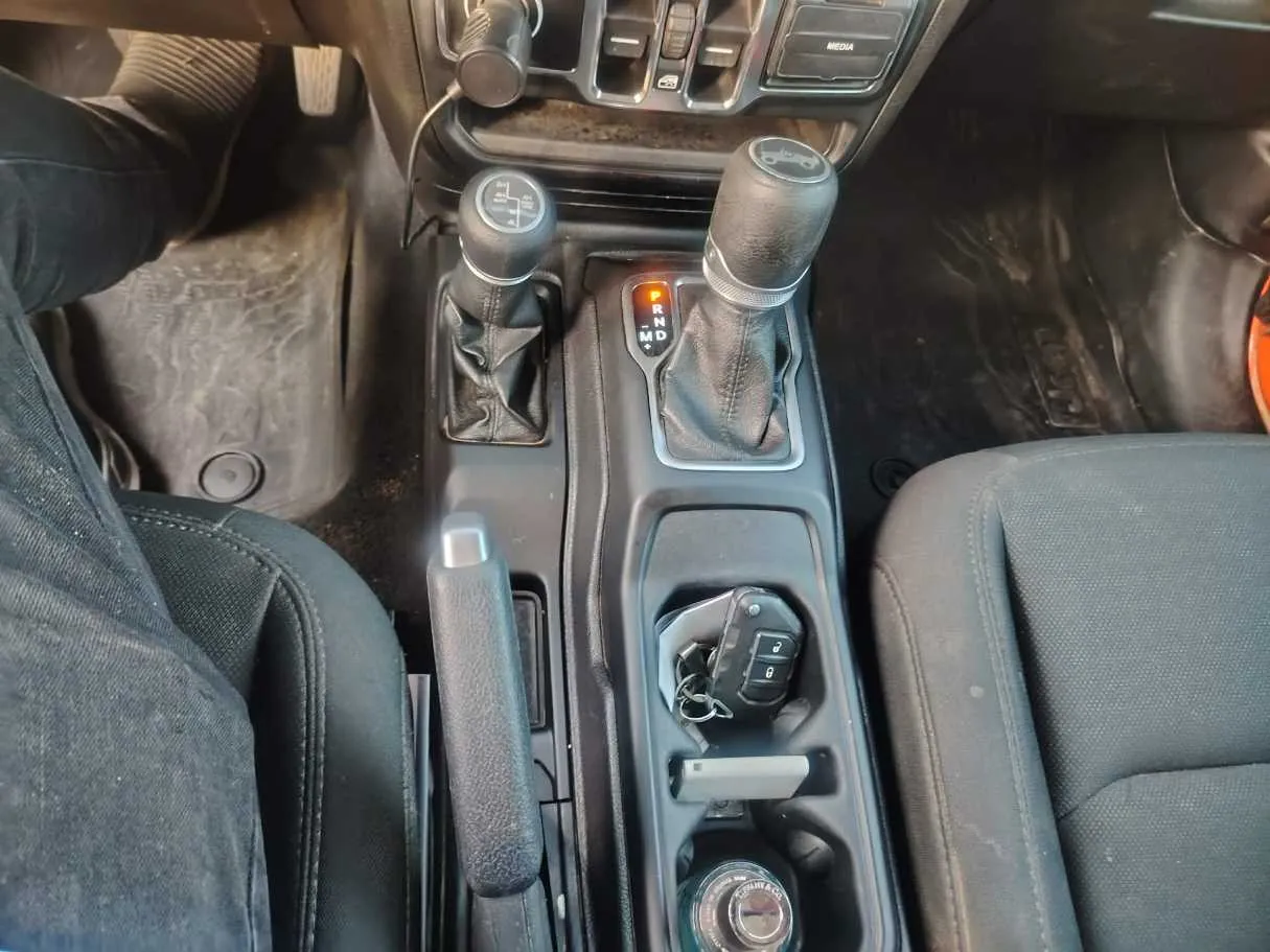 Car image 21