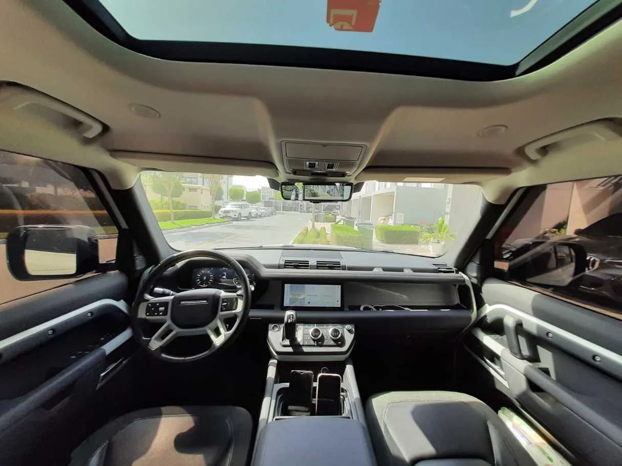 Car image 17