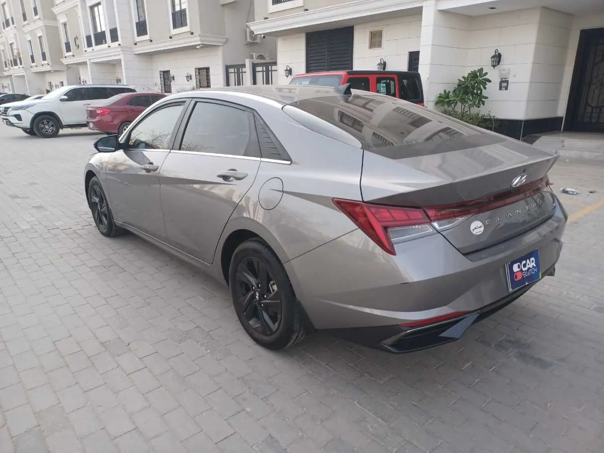 Car image 8