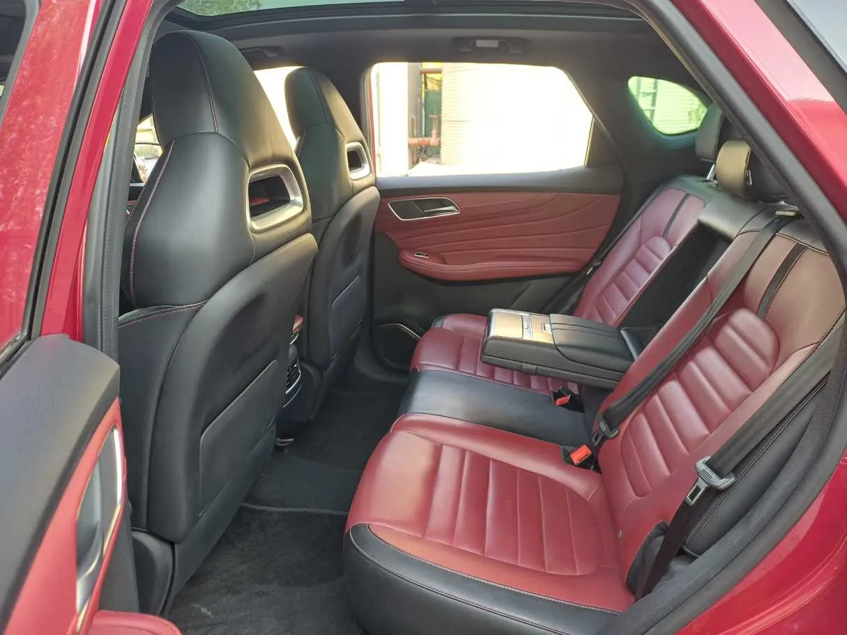 Car image 13