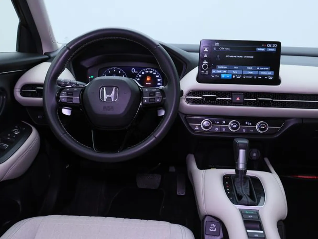 Car image 15