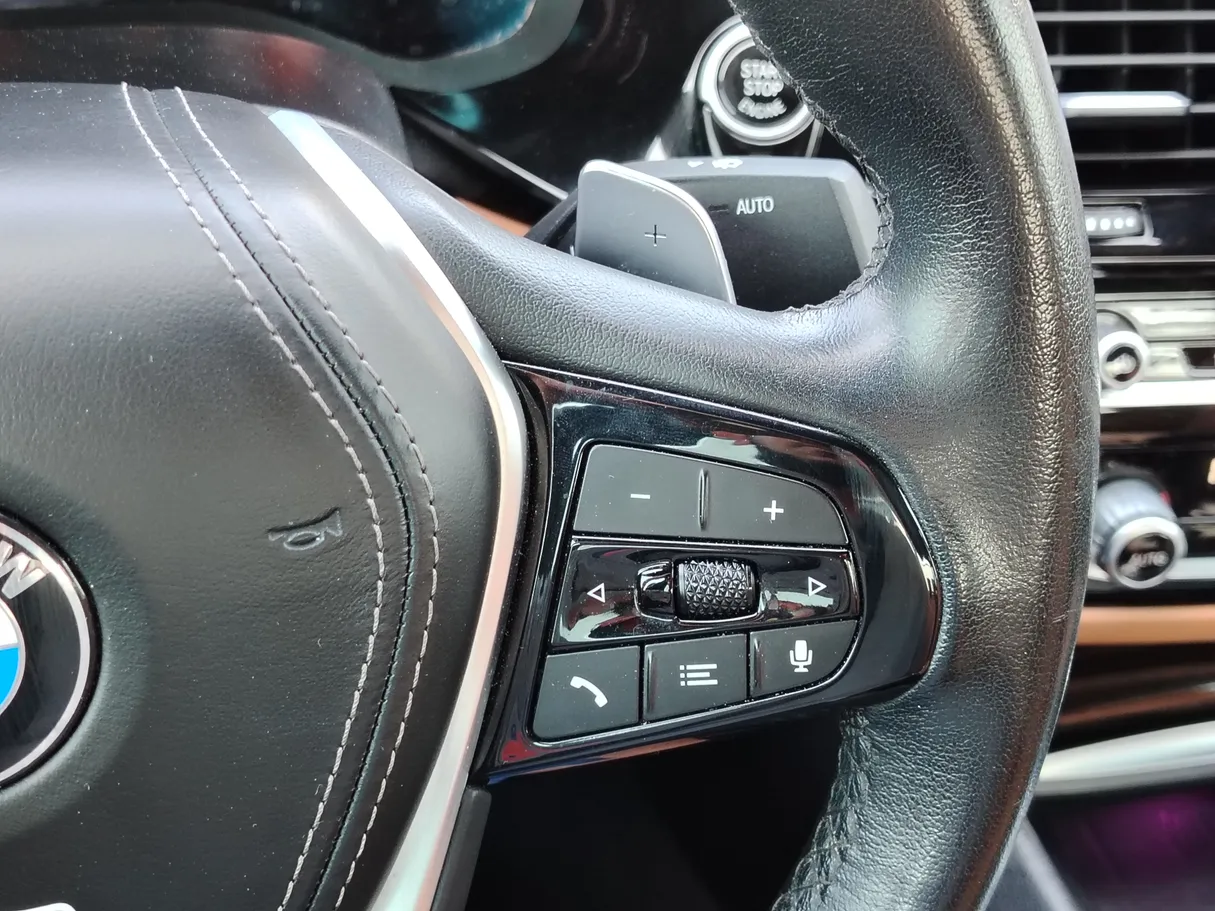 Car image 28