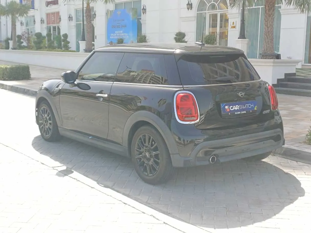 Car image 7