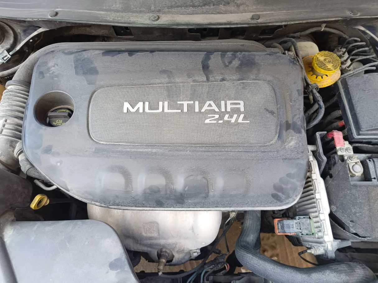 Car image 32