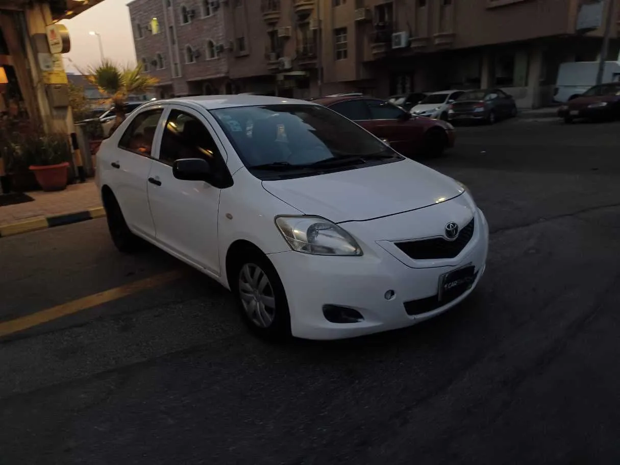 Car image 3