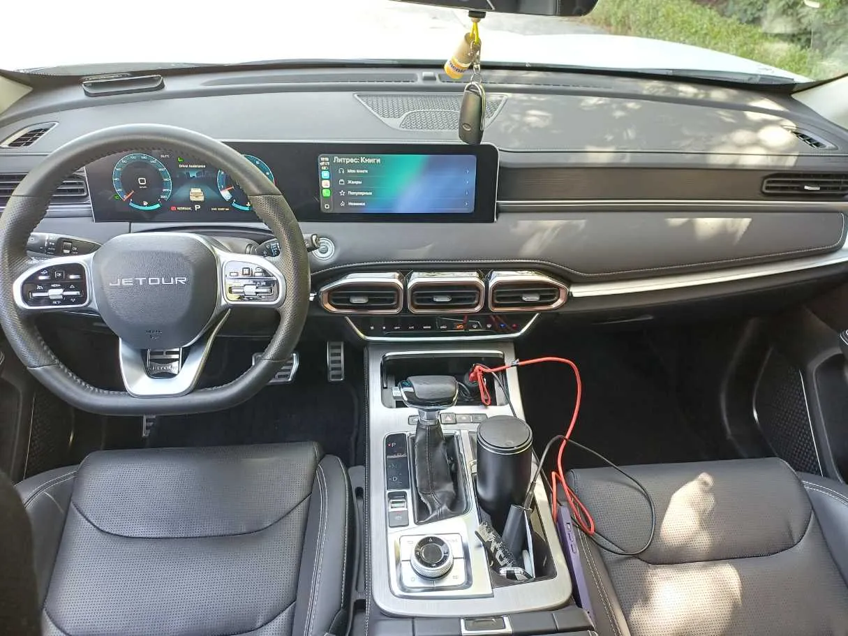 Car image 16