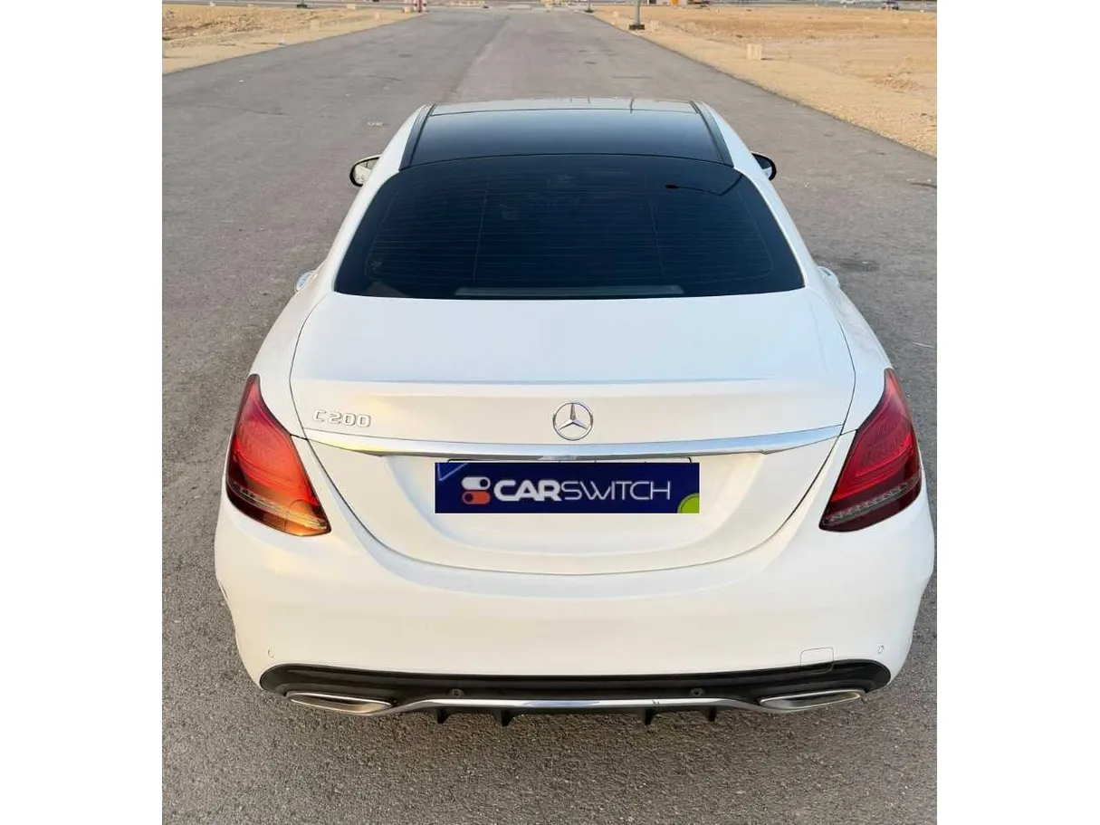 Car image 10