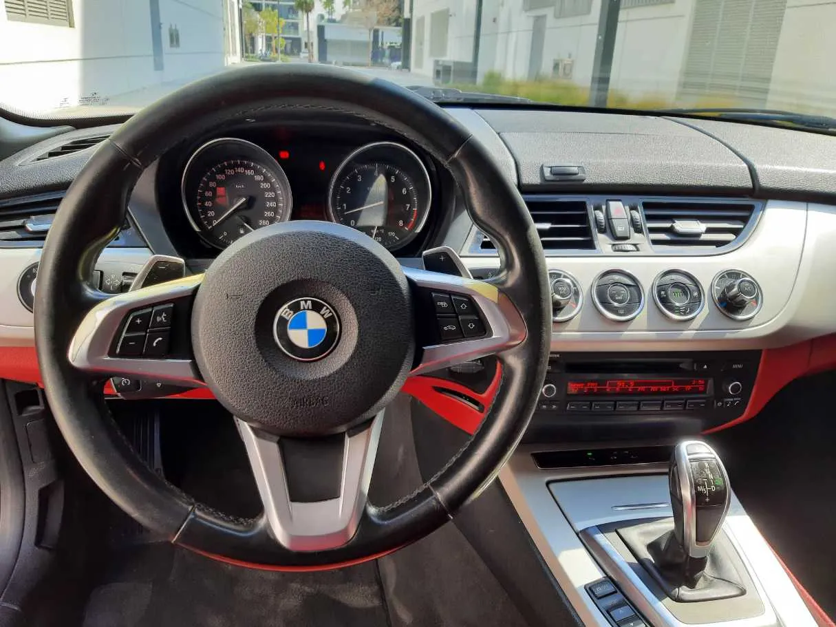 Car image 15