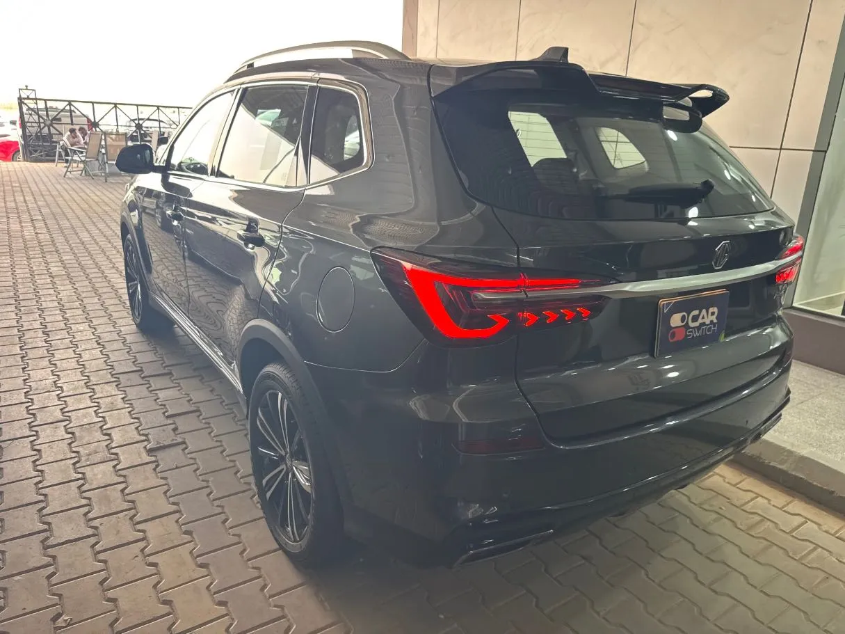 Car image 6