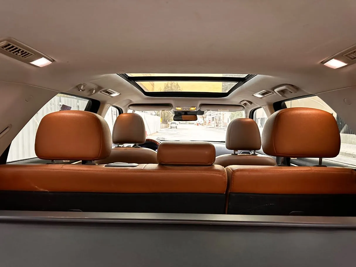 Car image 23