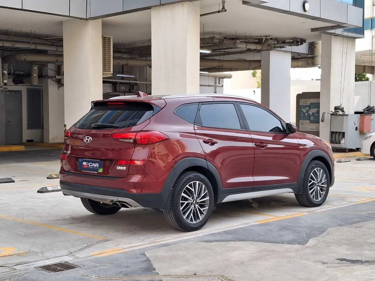 Car image 5