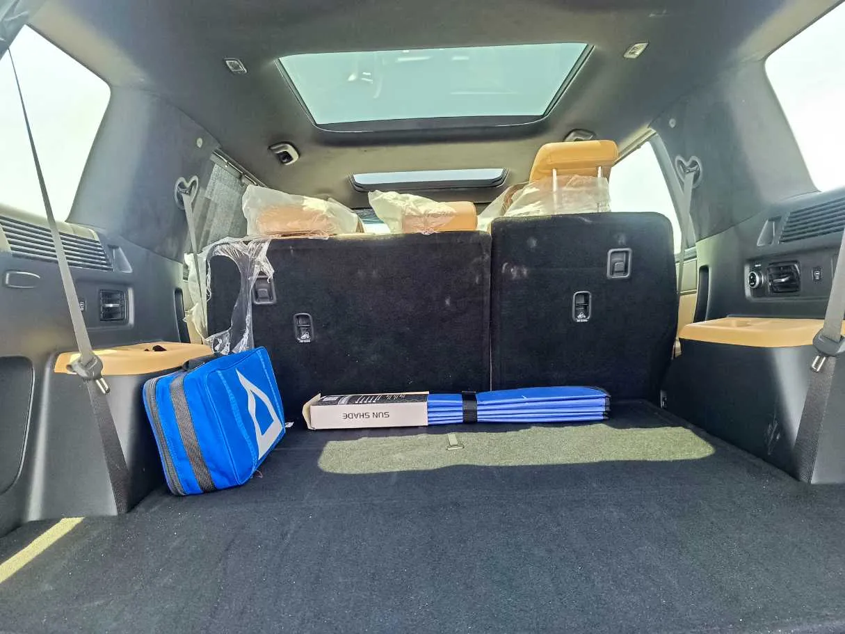 Car image 30