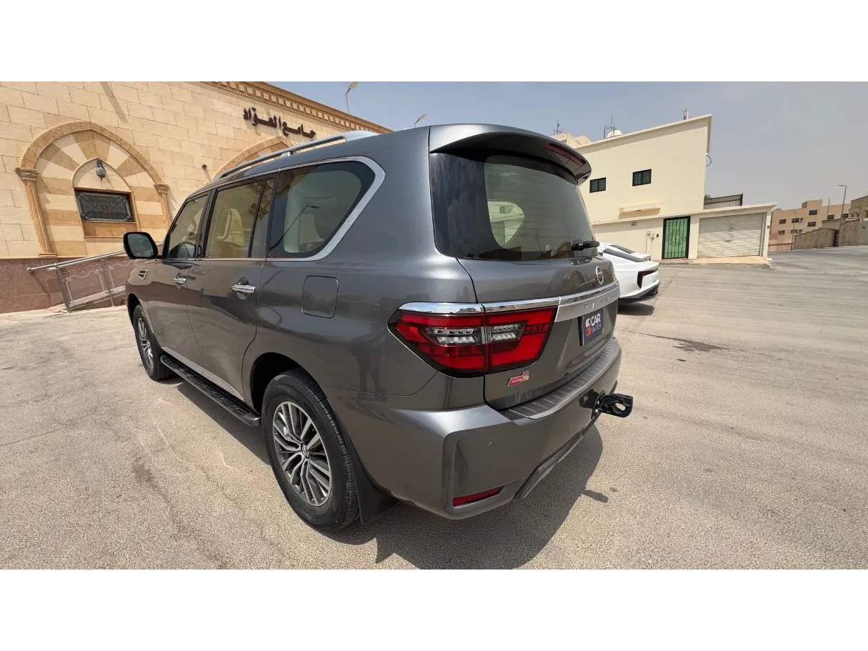 Car image 7