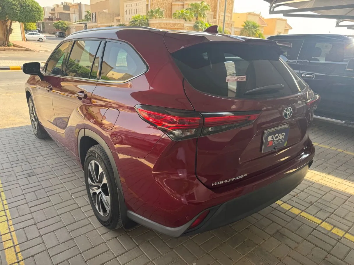 Car image 6
