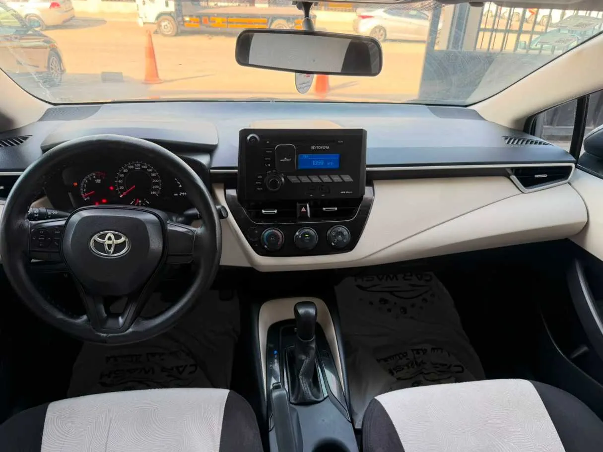 Car image 18
