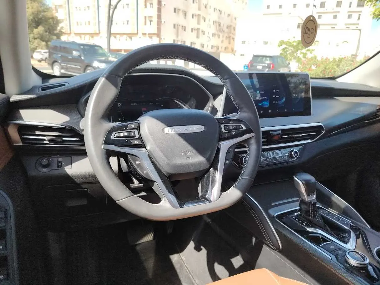 Car image 23