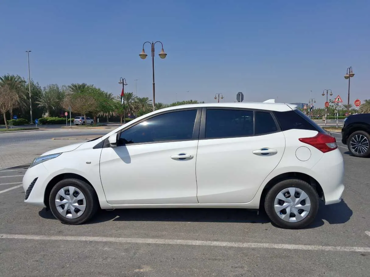 Car image 8