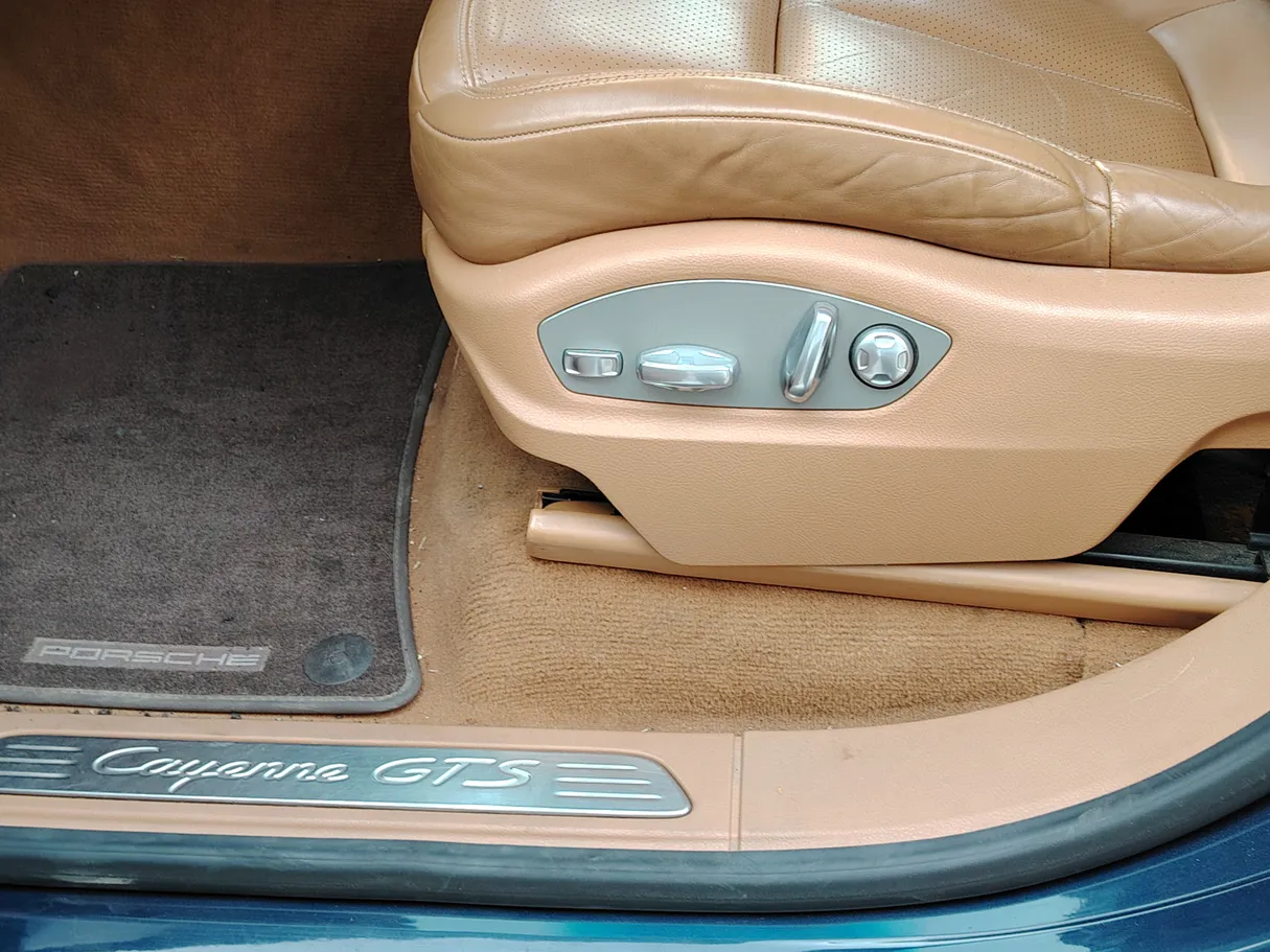 Car image 33
