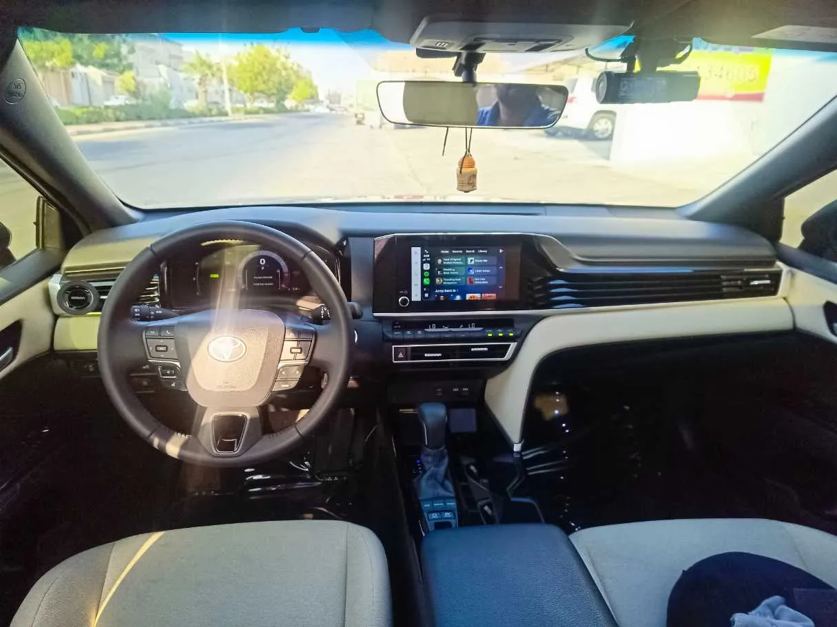 Car image 24