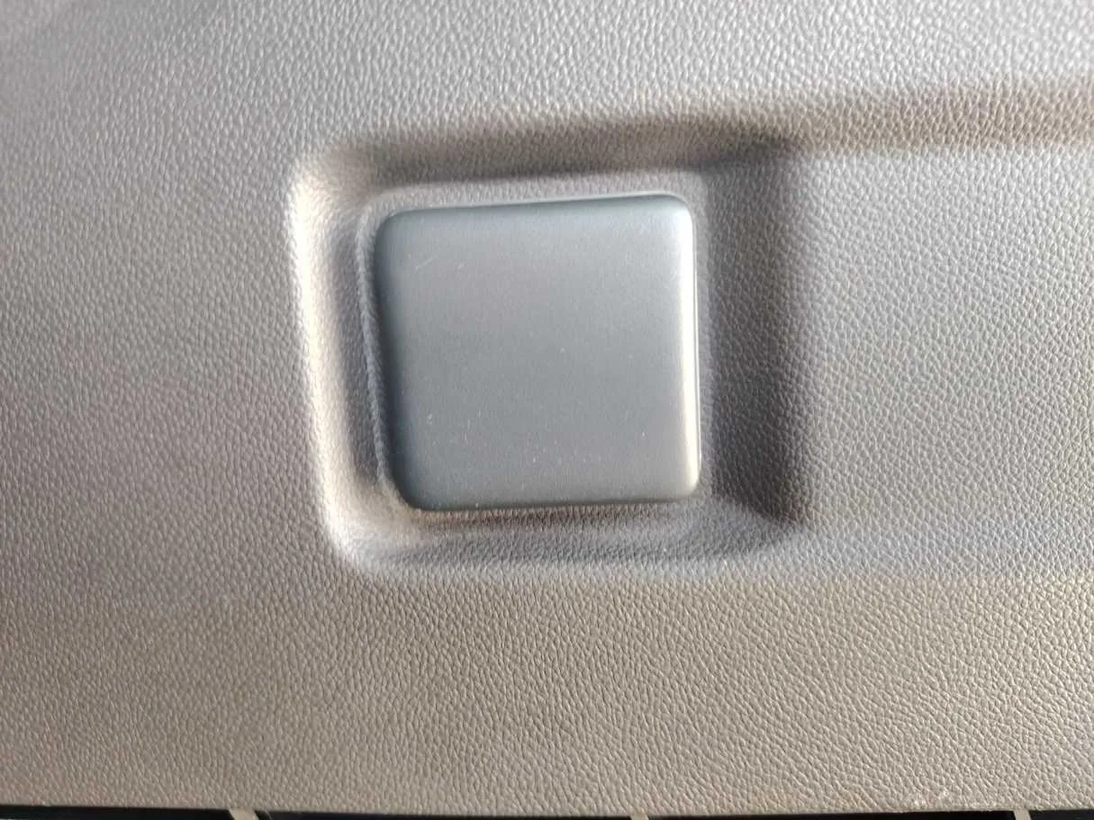 Car image 31