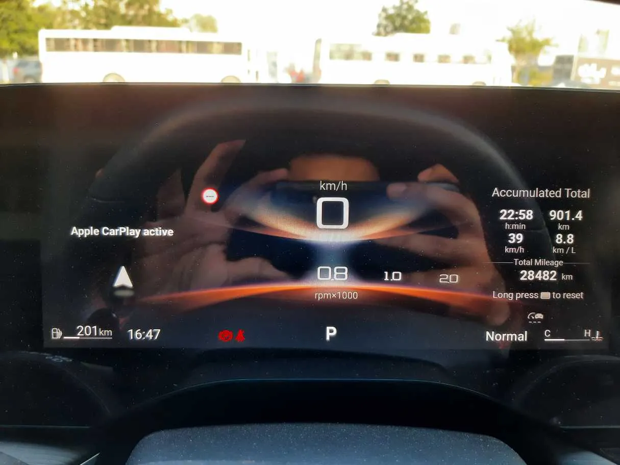 Car image 18