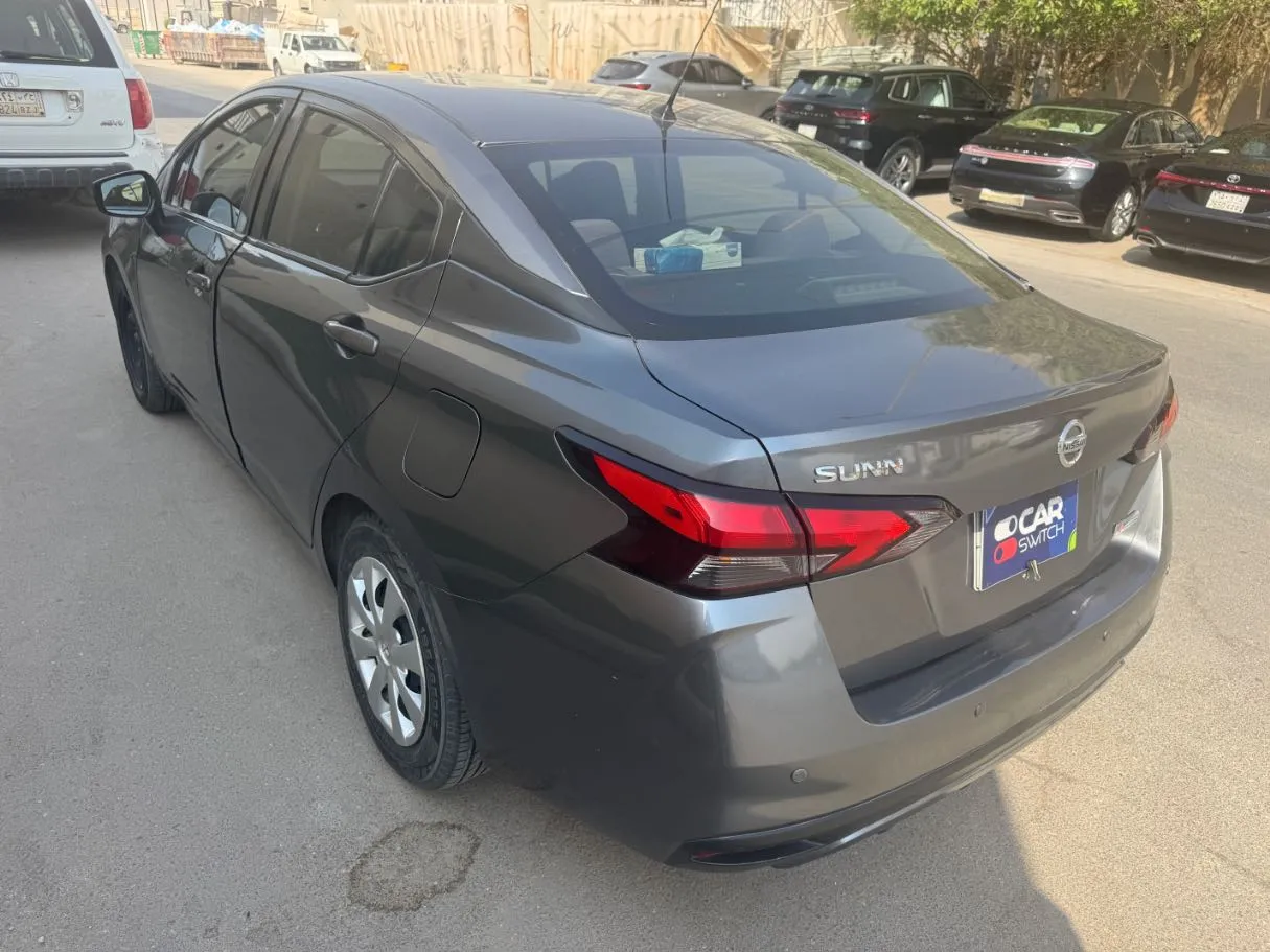 Car image 7