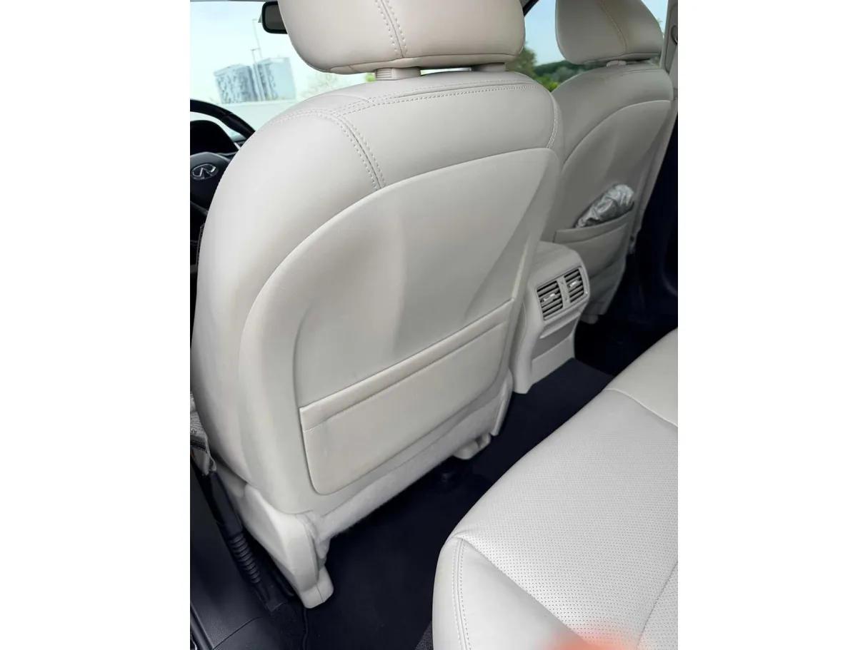 Car image 35