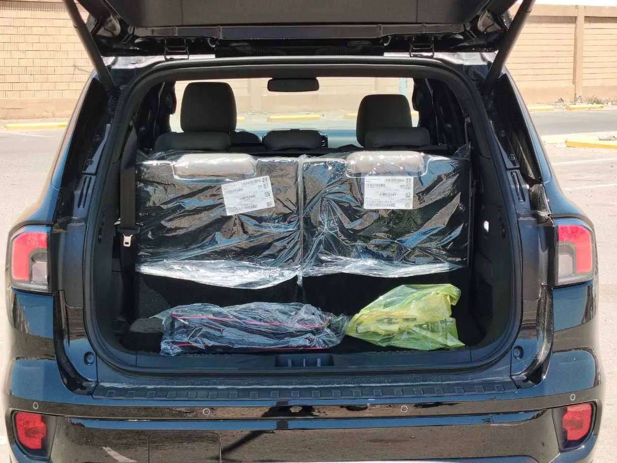 Car image 30