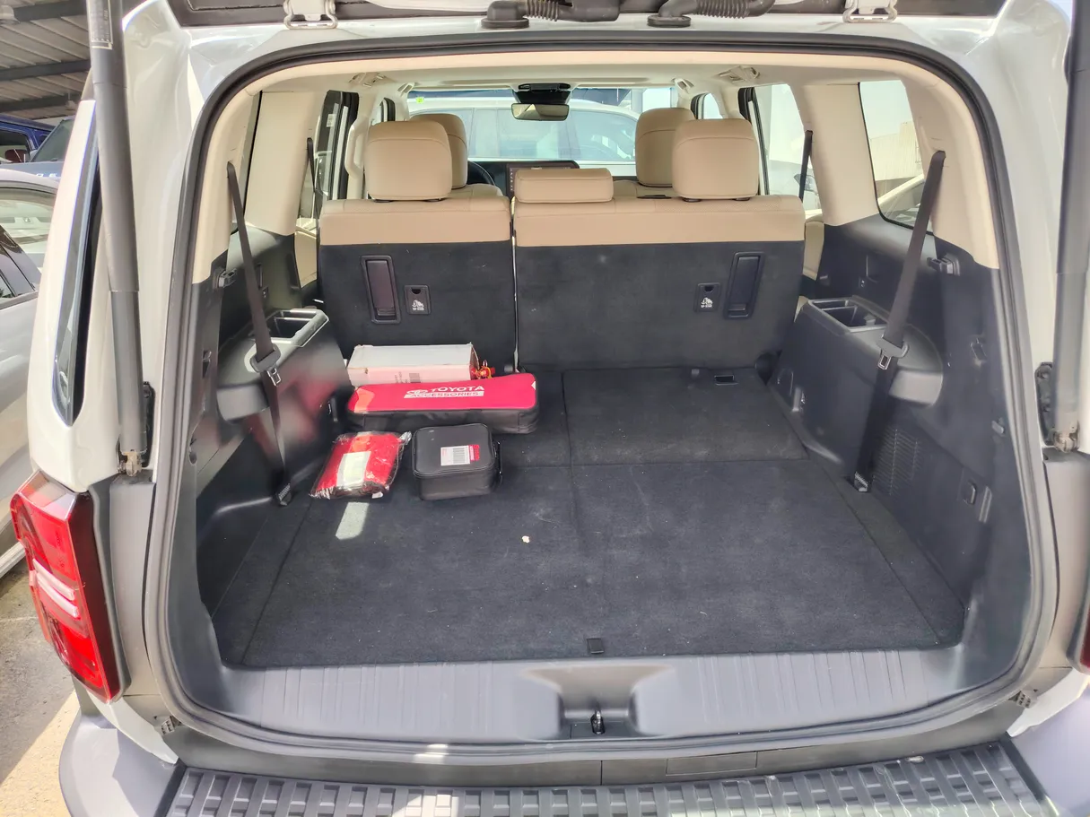 Car image 33